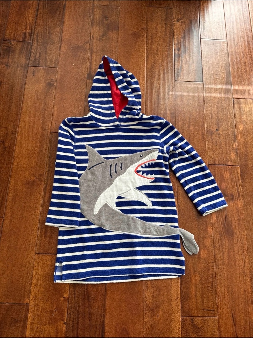 Like New! Shark Appliqué Mini Boden swim cover size 7-8